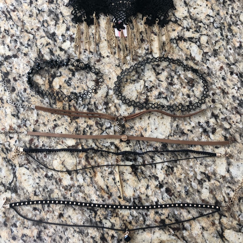 8 Chocker Necklaces